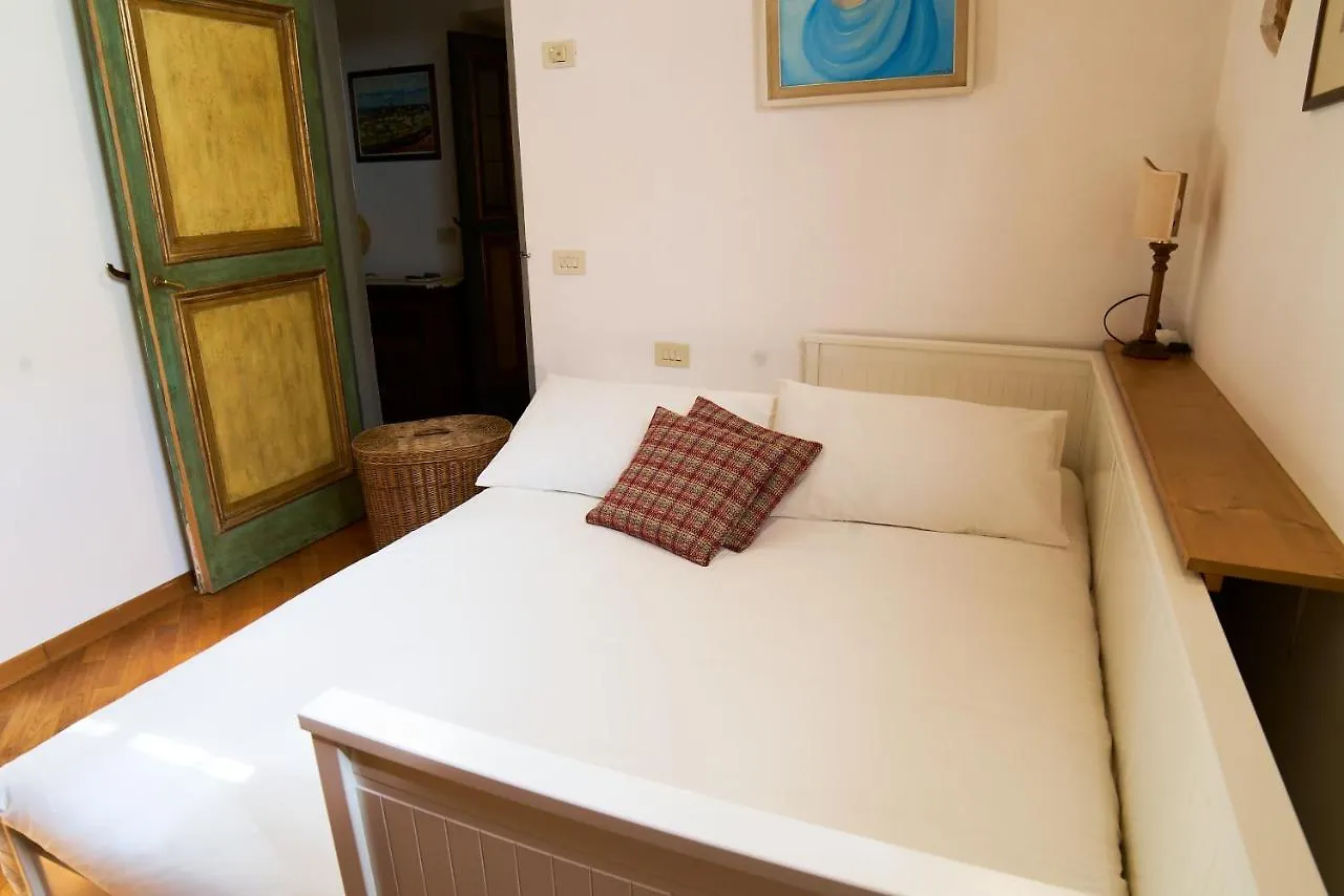 Apartment Il Portico Apt - Dolcevita Holiday Florence